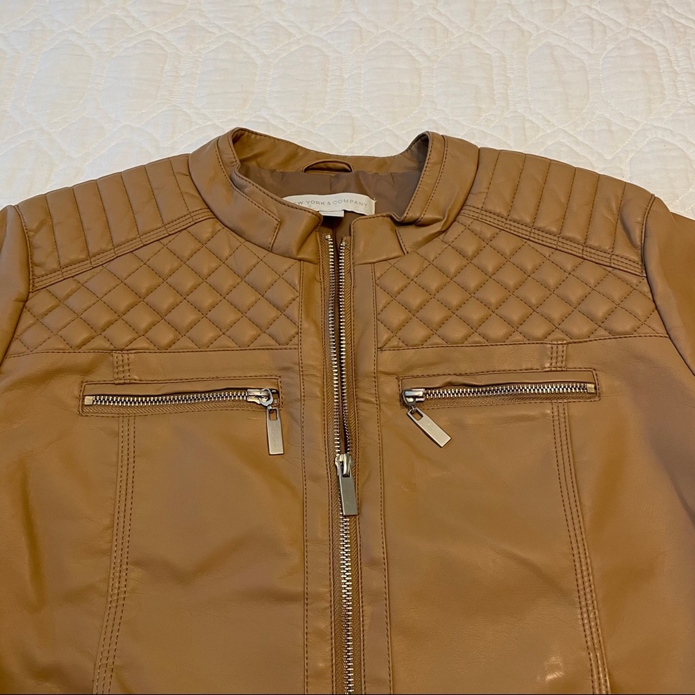 Leather jacket - Picture 2 of 5